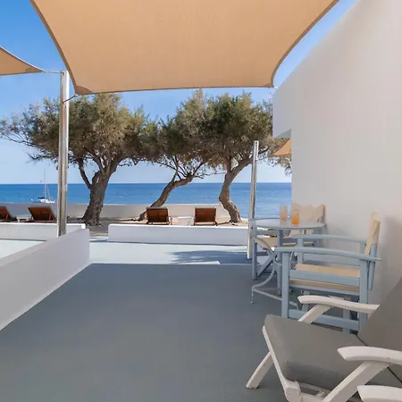 Akrotiri Hotel Exterior photo